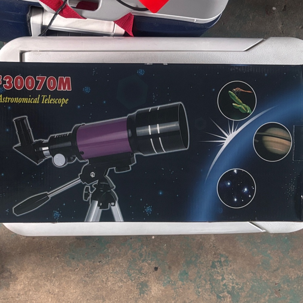 Esako Astronomical Telescope F30070M